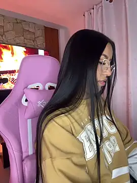 Tamara Roberts1 online show from January 29, 2:30 am