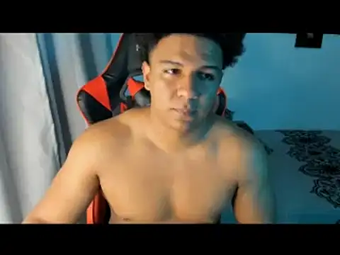 Snapshot of May_Dylan1 chatting on December 4, 1:59 am May Dylan1 online show from December 4, 1:59 am