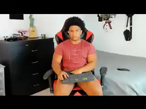 Snapshot of May_Dylan1 chatting on February 16, 6:42 am May Dylan1 online show from February 16, 6:42 am