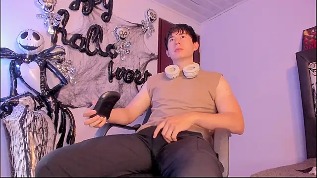 Snapshot of setsuna10 chatting on October 29, 2:25 am setsuna10 online show from October 29, 2:25 am