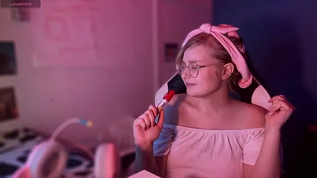 JacyWinslat online show from March 10, 9:40 pm