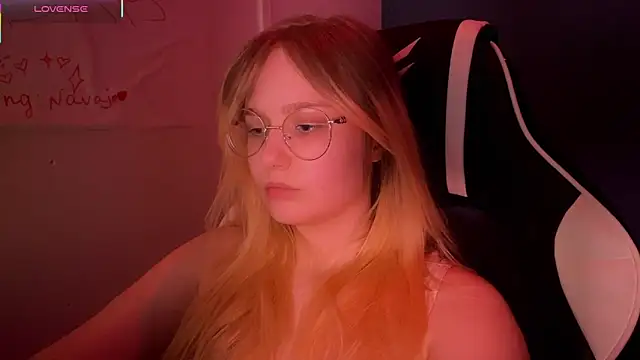 JacyWinslat online show from March 11, 8:09 pm