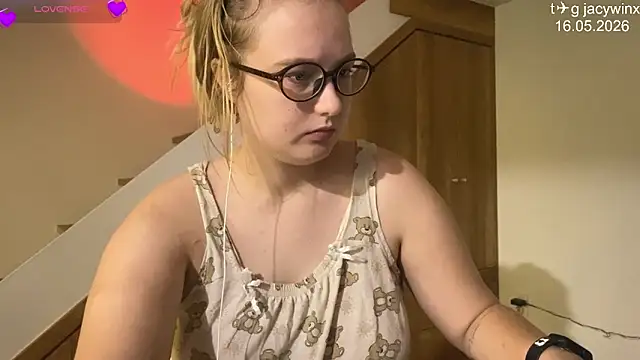 Snapshot of JacyWinslat chatting on May 17, 2:35 pm JacyWinslat online show from May 17, 2:35 pm
