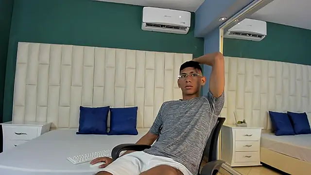 Nick Collins18 online show from January 24, 10:08 pm