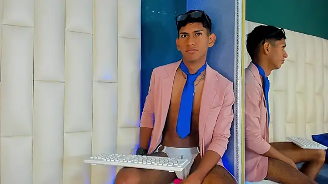 Nick Collins18 online show from March 14, 5:38 am