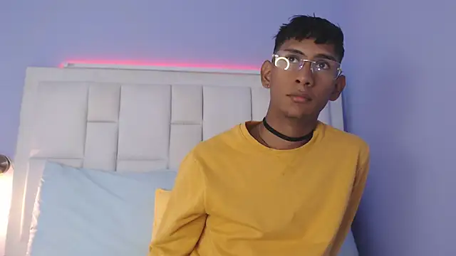 Nick Collins18 online show from December 16, 7:08 pm