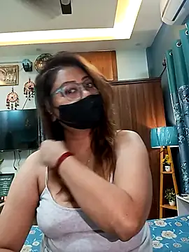 Cute-mona online show from March 5, 10:00 am