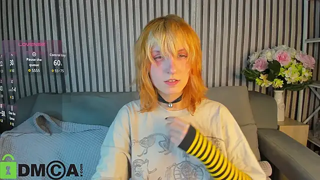 Snapshot of Little_Chips chatting on October 2, 5:20 pm Little Chips online show from October 2, 5:20 pm