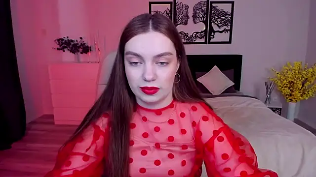 DaniellaLovely online show from February 10, 11:15 am