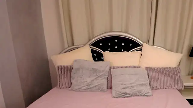 JessieePink online show from January 14, 5:23 pm