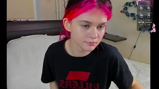 Snapshot of JulieTaylors chatting on February 6, 11:30 pm JulieTaylors online show from February 6, 11:30 pm