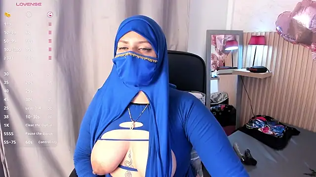Snapshot of zully_01 chatting on February 25, 12:59 pm zully 01 online show from February 25, 12:59 pm