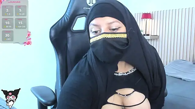 Snapshot of zully_01 chatting on May 16, 10:36 am zully 01 online show from May 16, 10:36 am