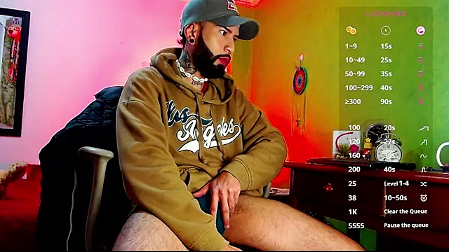 Snapshot of Diilanhott chatting on February 23, 9:22 am Diilanhott online show from February 23, 9:22 am