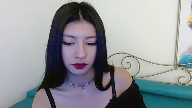 Dulcetorres  online show from December 9, 1:13 pm