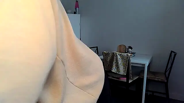 Kittyymaze1 online show from March 26, 12:22 pm