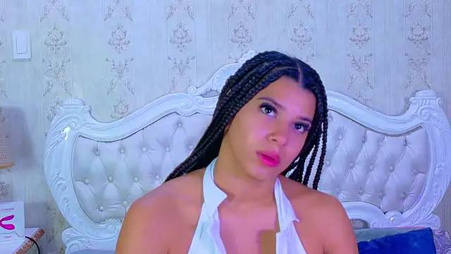 Snapshot of TiaraRosse chatting on September 19, 12:06 pm TiaraRosse online show from September 19, 12:06 pm