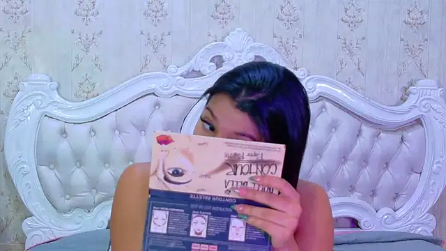 Snapshot of TiaraRosse chatting on October 24, 12:45 pm TiaraRosse online show from October 24, 12:45 pm