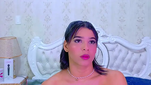 Snapshot of TiaraRosse chatting on November 2, 2:58 am TiaraRosse online show from November 2, 2:58 am