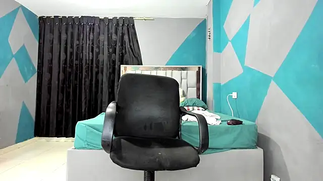 Snapshot of simookeler chatting on March 7, 12:58 am simookeler online show from March 7, 12:58 am