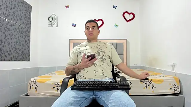 simookeler online show from November 14, 7:23 pm