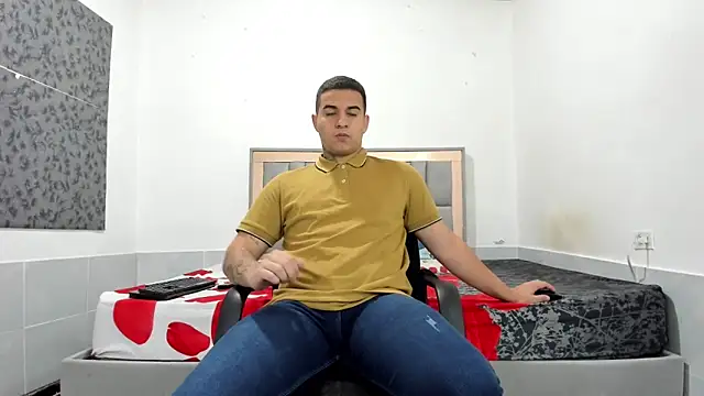 simookeler online show from February 8, 6:00 pm