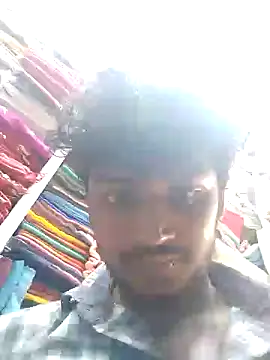 Snapshot of heartless__95 chatting on December 17, 12:22 pm heartless 95 online show from December 17, 12:22 pm