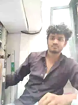 Snapshot of heartless__95 chatting on December 18, 7:47 am heartless 95 online show from December 18, 7:47 am