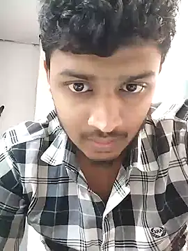 Snapshot of heartless__95 chatting on December 25, 9:34 am heartless 95 online show from December 25, 9:34 am