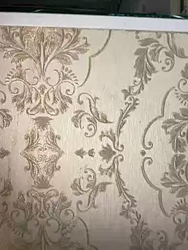 LushLuna online show from December 17, 5:15 pm