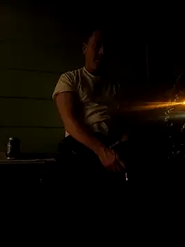 Snapshot of Bigtater1999 chatting on November 10, 2:21 am Bigtater1999 online show from November 10, 2:21 am