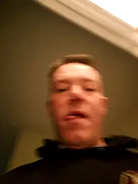 Snapshot of Bigtater1999 chatting on November 30, 2:32 pm Bigtater1999 online show from November 30, 2:32 pm