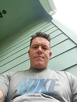 Bigtater1999 online show from May 8, 10:15 pm
