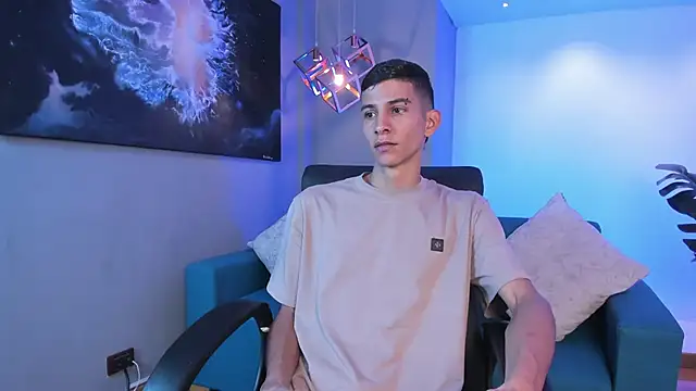 Aaron Scoot online show from March 7, 8:39 pm