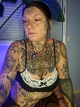 lizzardqueeen online show from October 14, 12:22 am