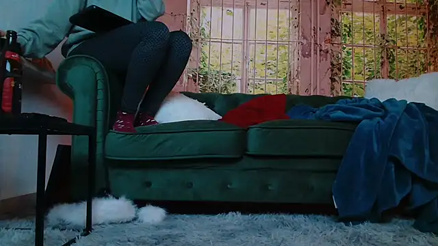 Snapshot of priselvis23 chatting on January 5, 7:39 pm priselvis23 online show from January 5, 7:39 pm