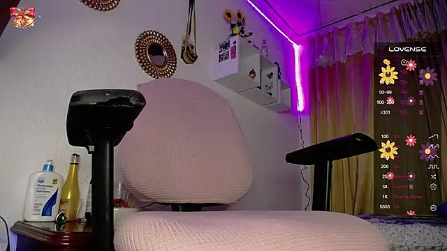 Soffy-brooks online show from December 9, 6:45 am