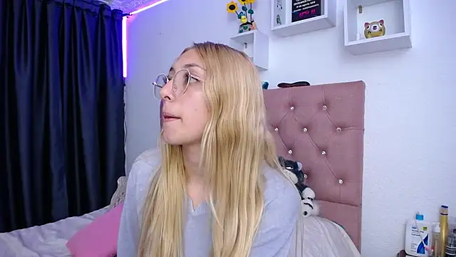 Soffy-brooks online show from October 12, 5:17 am