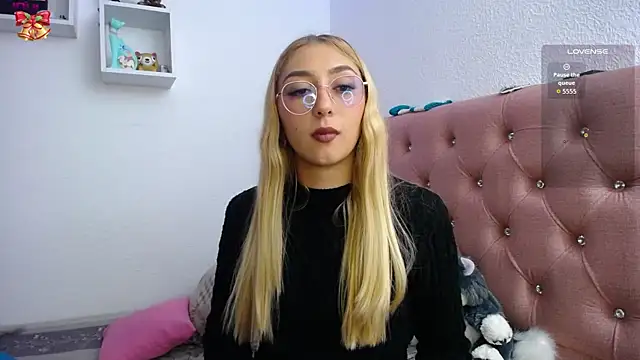 Soffy-brooks online show from November 12, 3:29 am