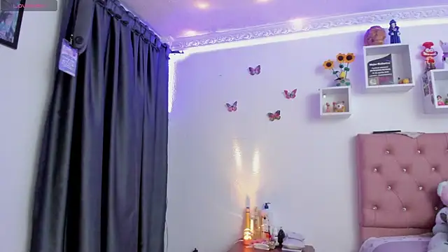 Soffy-brooks online show from May 20, 3:24 am