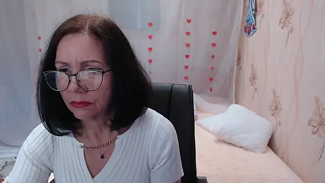 Snapshot of OlgaHottie chatting on March 12, 11:44 pm OlgaHottie online show from March 12, 11:44 pm