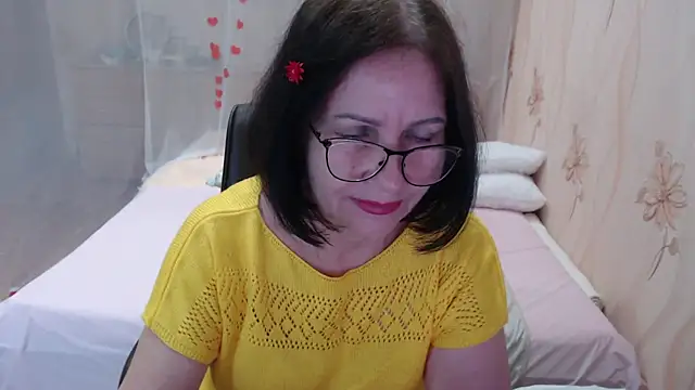 OlgaHottie online show from October 12, 11:15 pm