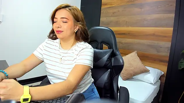 alma fenix online show from September 20, 6:53 pm