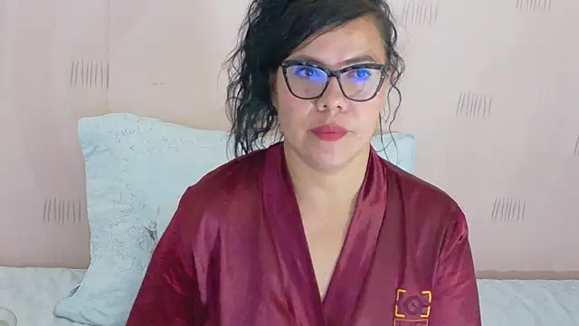 hotlatinateacher online show from September 21, 11:56 am
