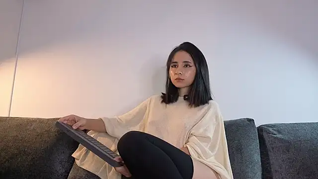angelinepossy online show from May 3, 11:55 pm