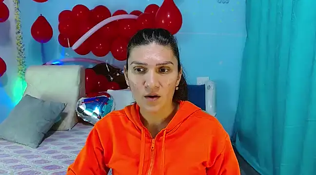 Snapshot of venus_swet_ chatting on February 17, 2:20 am venus swet online show from February 17, 2:20 am