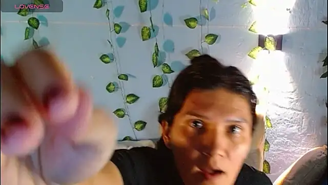 Snapshot of venus_swet_ chatting on November 4, 1:05 am venus swet online show from November 4, 1:05 am