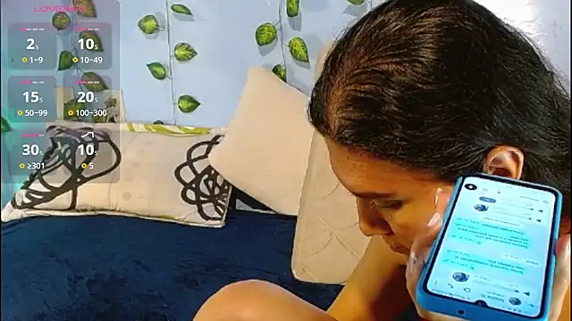 Snapshot of venus_swet_ chatting on February 4, 12:49 am venus swet online show from February 4, 12:49 am