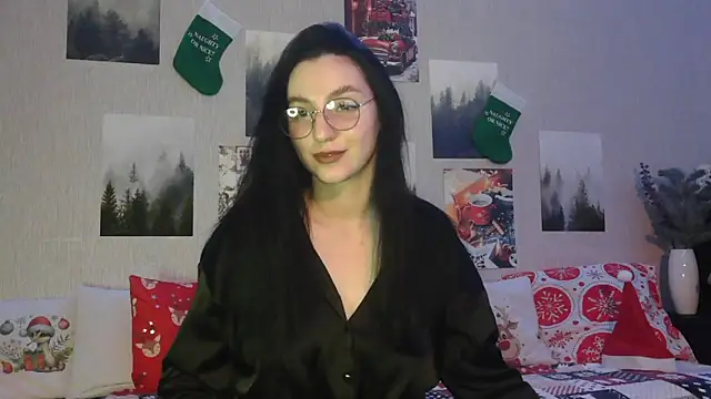 Snapshot of Fluffy_Tiffy chatting on December 26, 2:01 am Fluffy Tiffy online show from December 26, 2:01 am