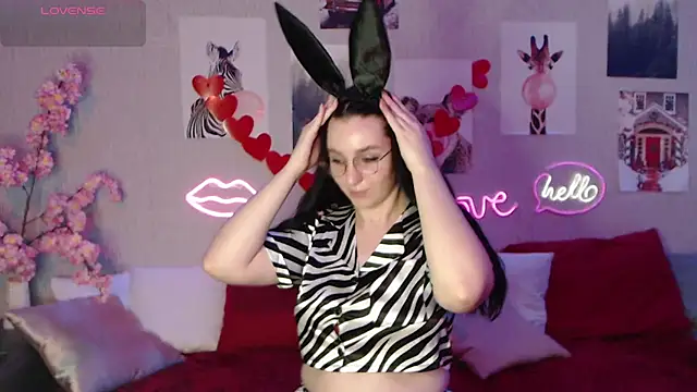 Snapshot of Fluffy_Tiffy chatting on February 15, 4:03 am Fluffy Tiffy online show from February 15, 4:03 am